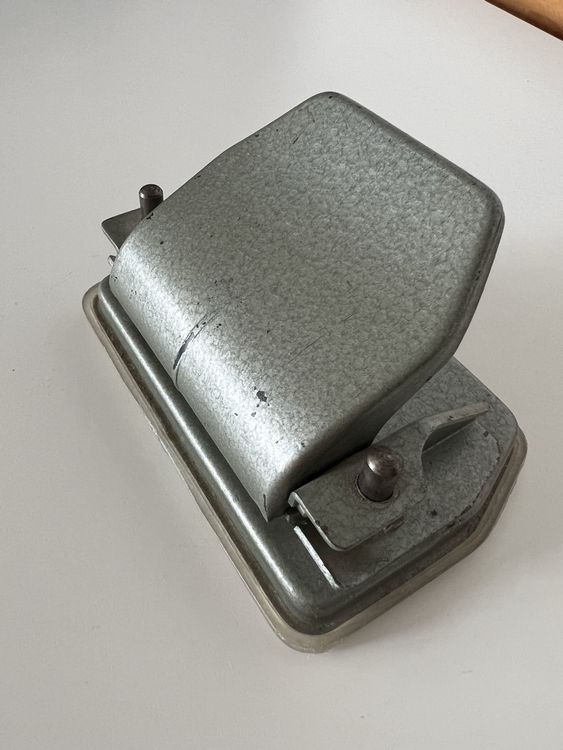 Vintage Locher / Bürolocher aus Metall, Grau (Gebraucht) in Basel für ...