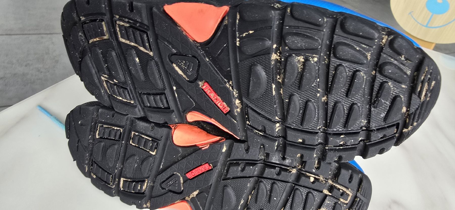 Adidas Scarpe per ragazzi: Gut erhaltene Adidas Terrex Grösse 27 – Usato da Studen BE venduto da Spez3 5