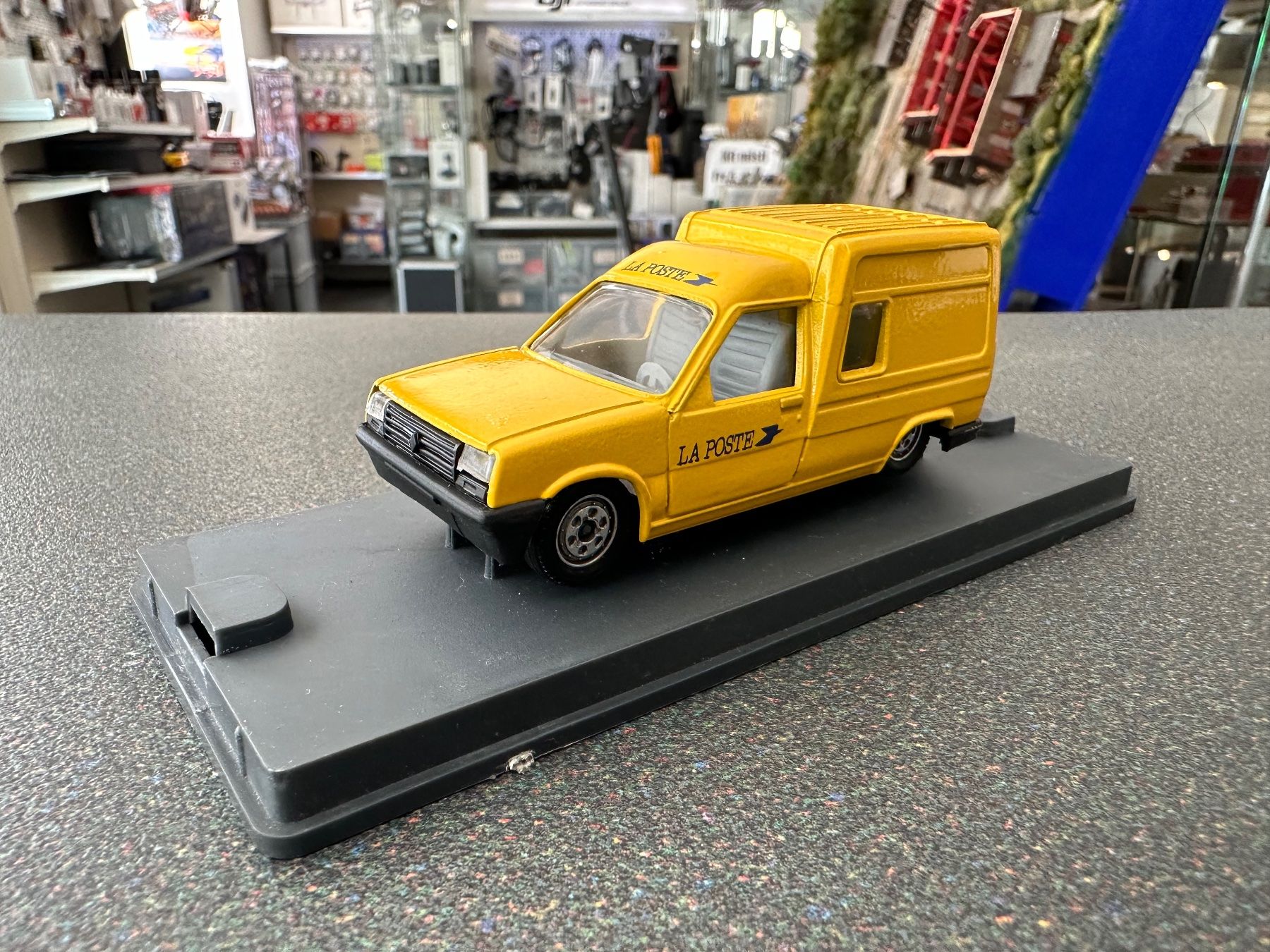 Mercedes-Benz Modellautos: Verem 1:43 Vintage Renault express La poste 150 – Gebraucht aus Chiasso von Carrara-Modellismo 1