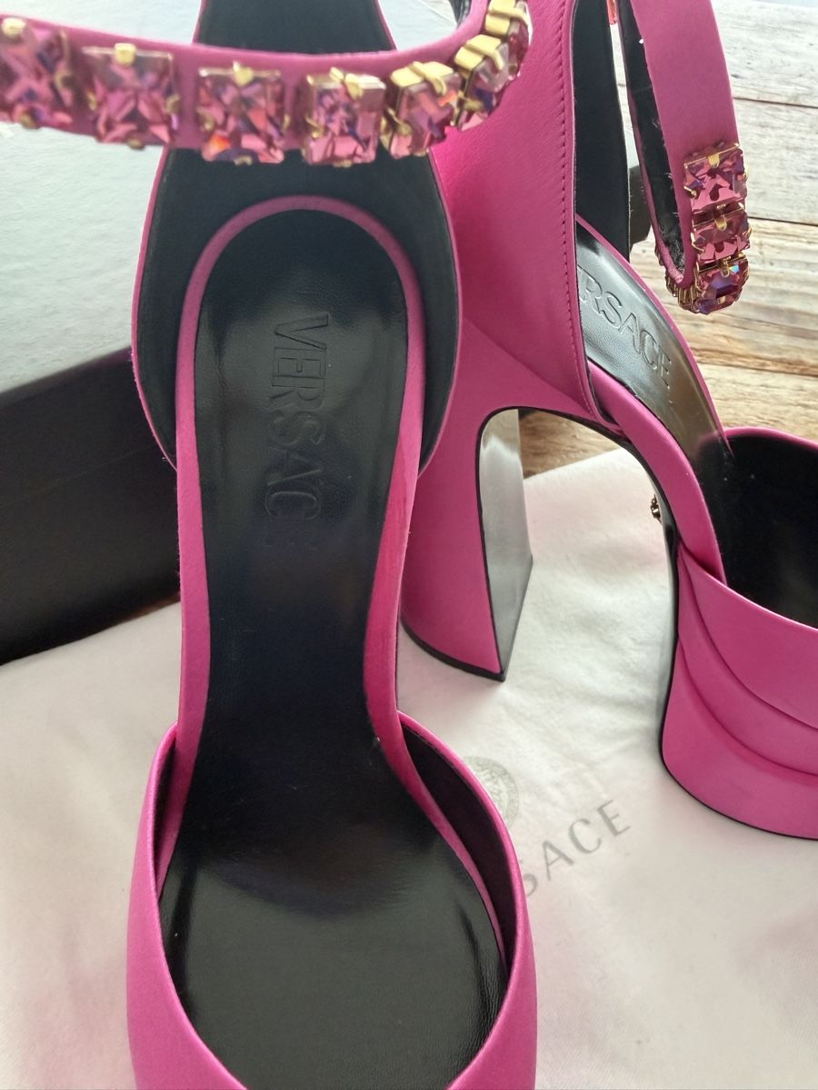 Versace Damenschuhe: Originale Versace Plateau-Pumps Pink Gr. 38.5 – Neu (gemäss Beschreibung) aus Glattpark(Opfikon) von Madametaniouska 2