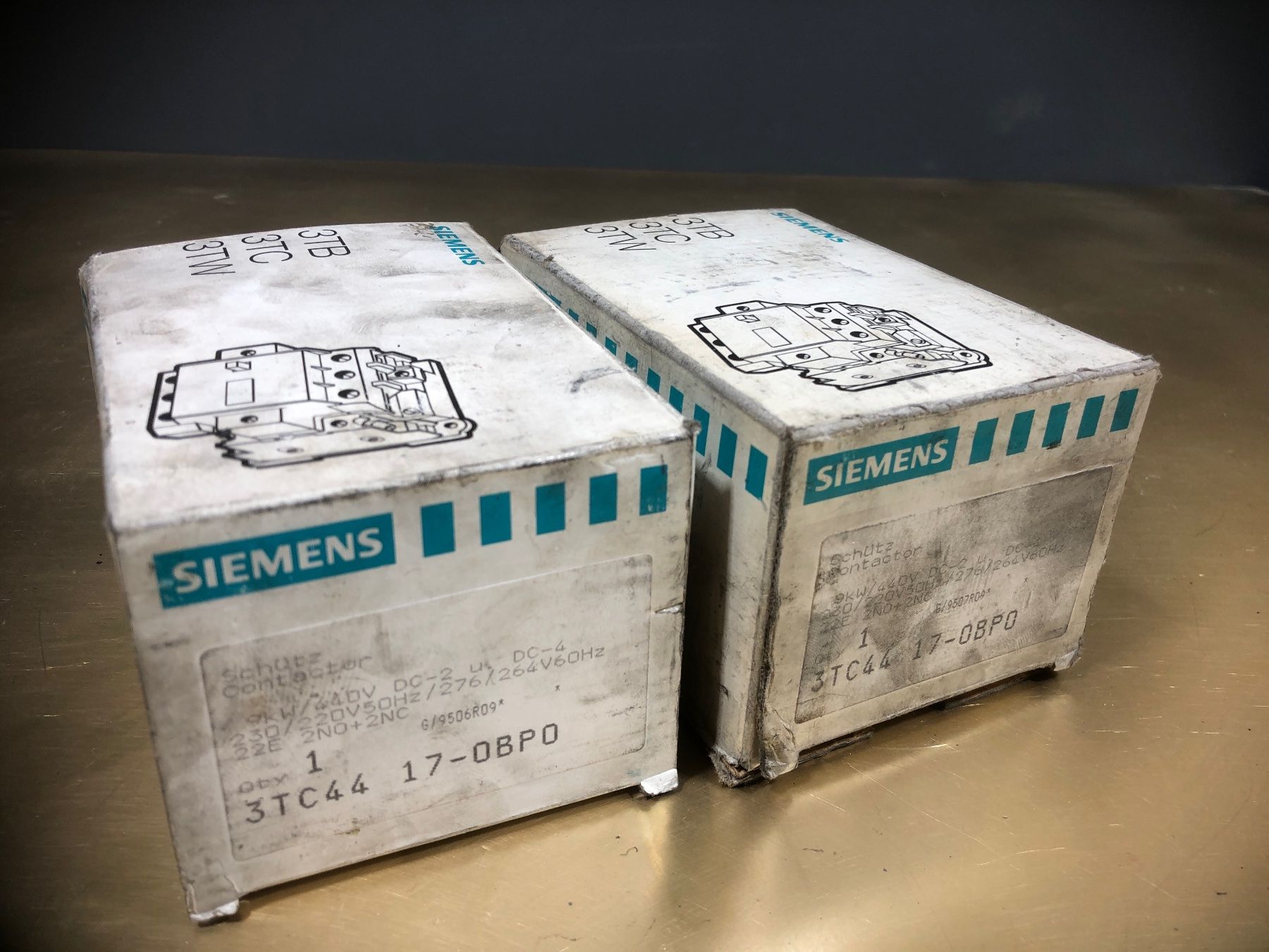 Siemens Schalter: 2x Schütz Contactor 3TC:  3TC44 17-0BP0 – Gebraucht aus Laufenburg von Sirluger 7