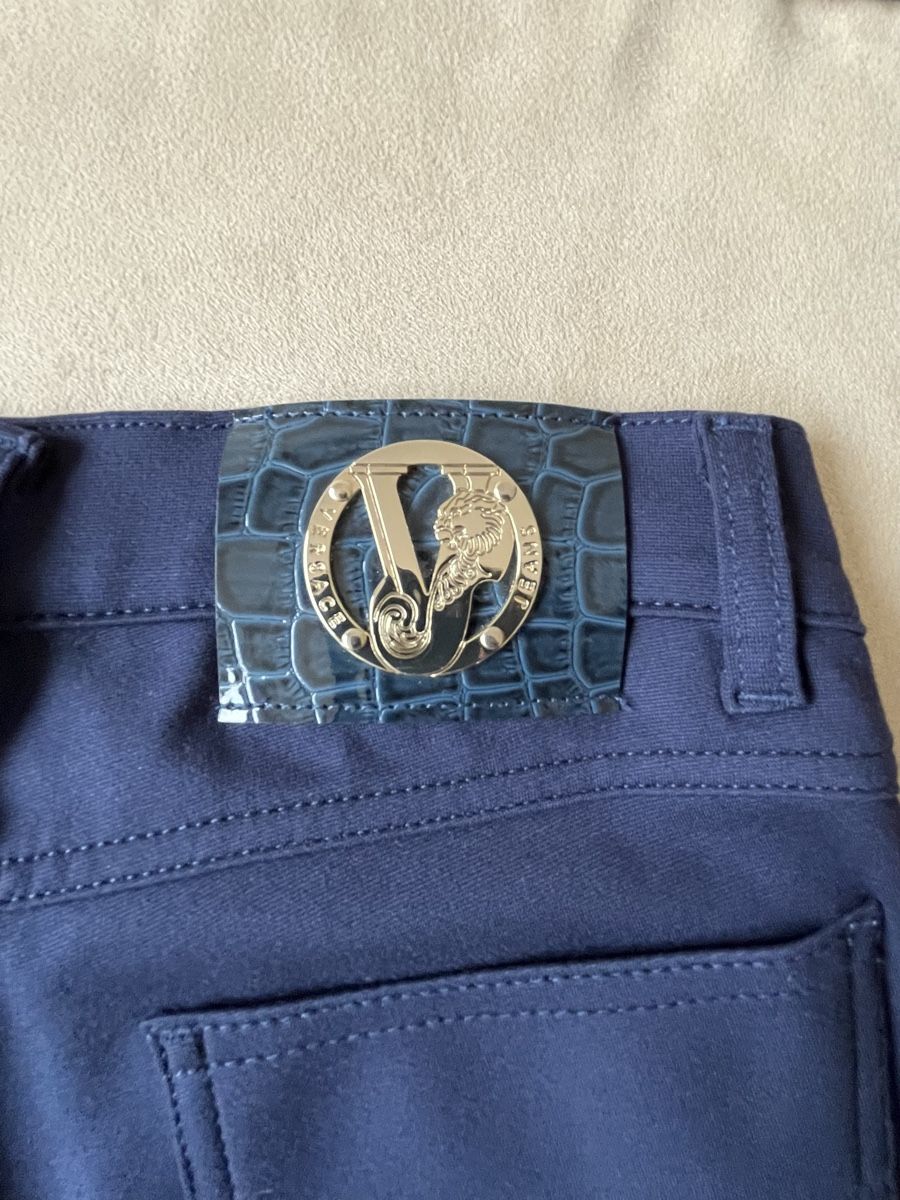 Versace Pantaloni: Schicke Hose Versace Gr.XS neu – Nuovo e nell'imballaggio originale da Stäfa venduto da Exclusive0 5