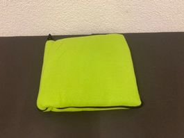 Fleece Decke/Kissen, 2 in 1 , offen ca. 120 x 160 cm, grün