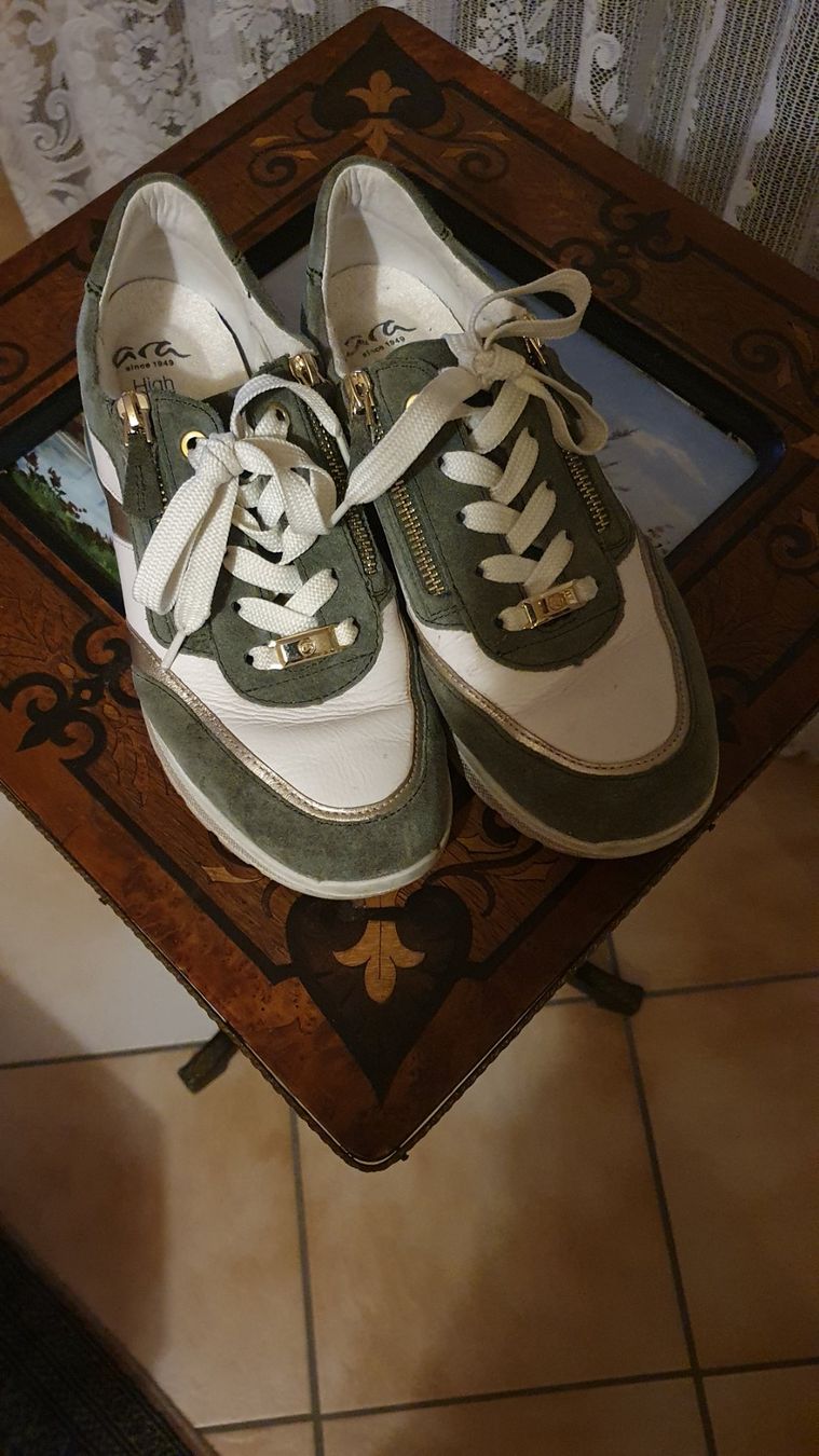 Ara Chaussures femmes: Très belles baskets Ara Neaple  Taille 40 – D'occasion à Erde par zakleblanc 1
