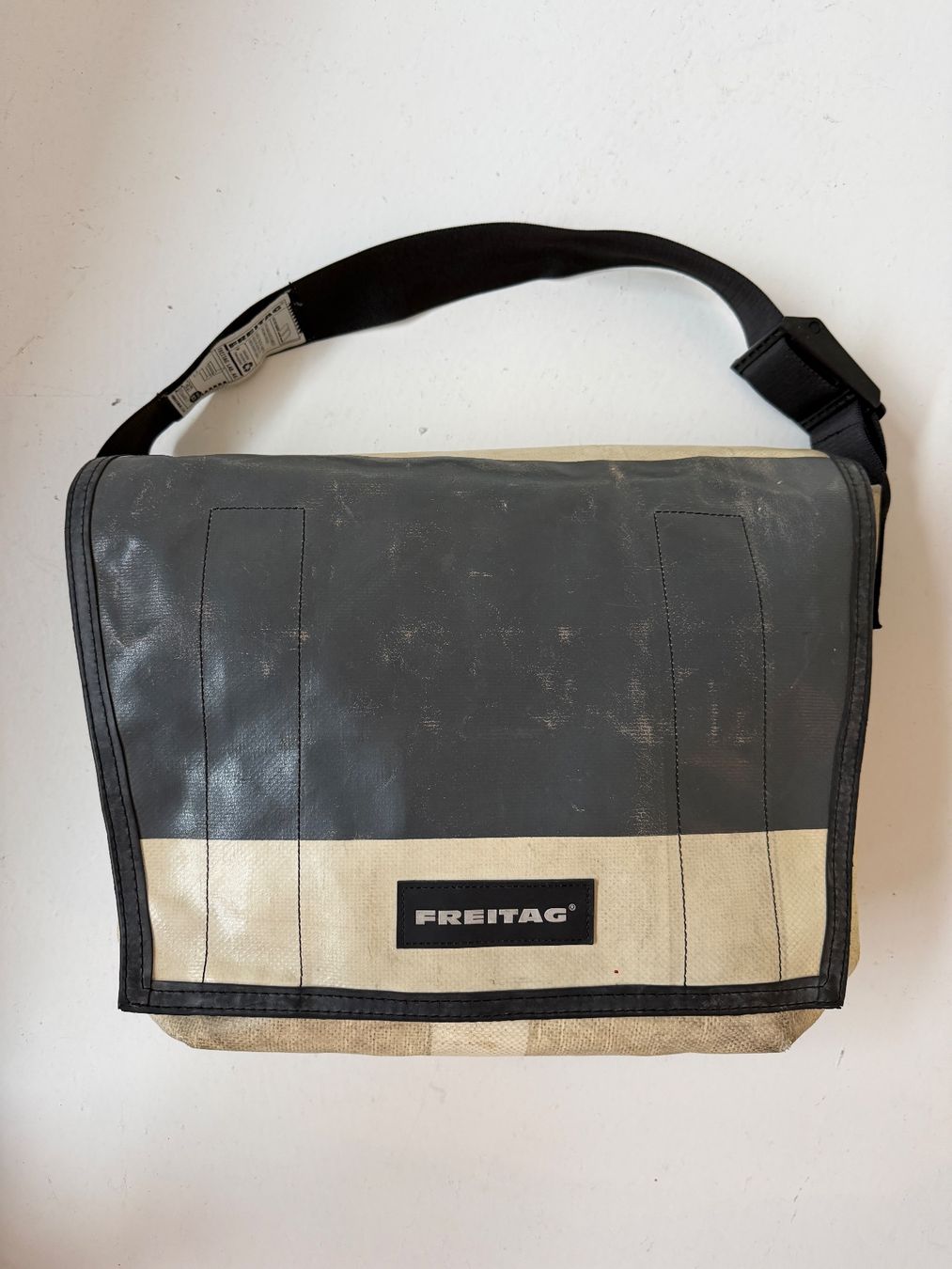 Freitag Taschen: Freitag Tasche Freizeittasche Schultasche Einkaufstasche – Gebraucht aus Bern von die_6p8g