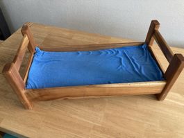 Kleines Puppen-Holzbettli mit Matratze