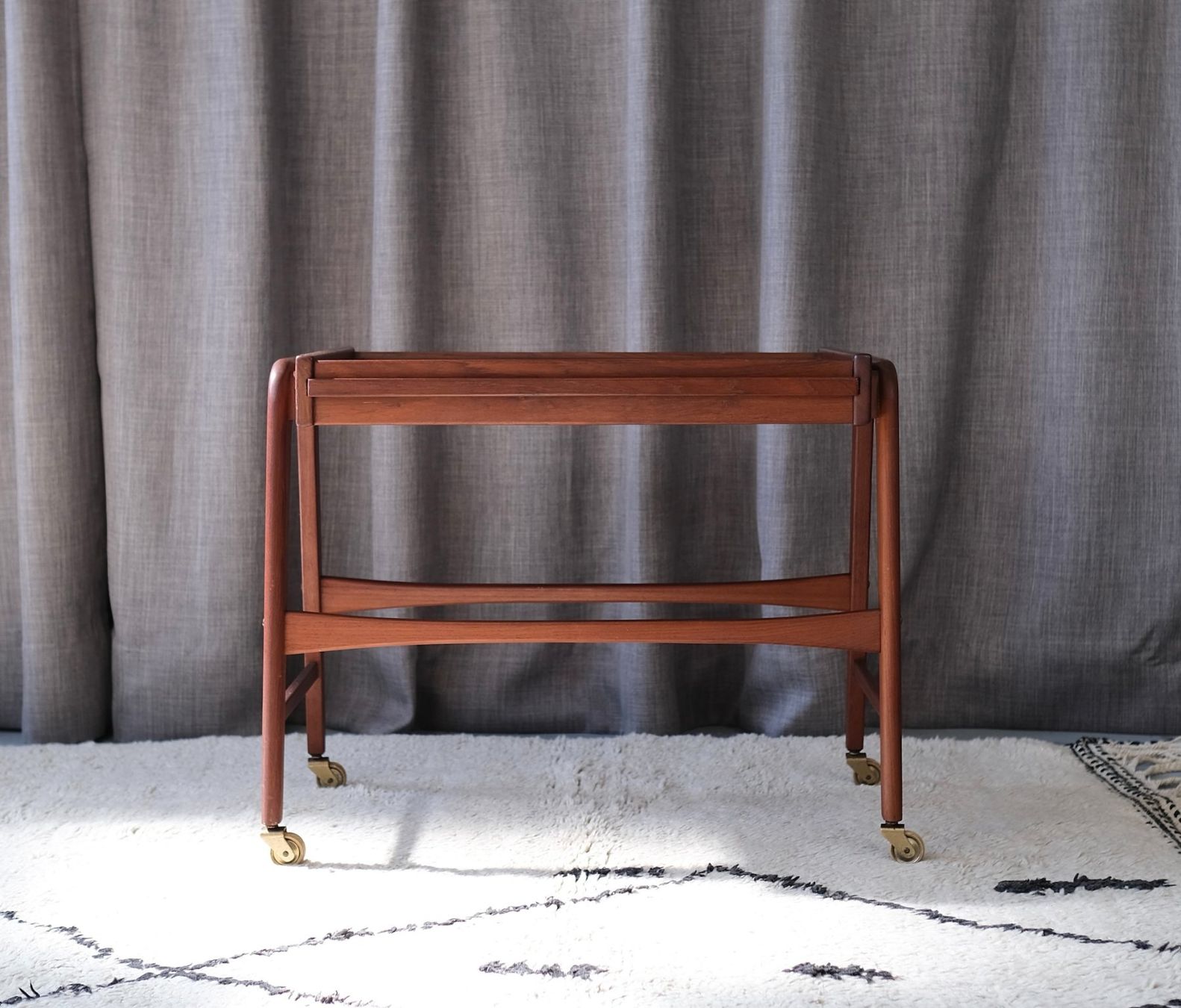 Dessertes: Danish Teak serving cart 1960,s – D'occasion à Bern par Zmodern_VIN 2