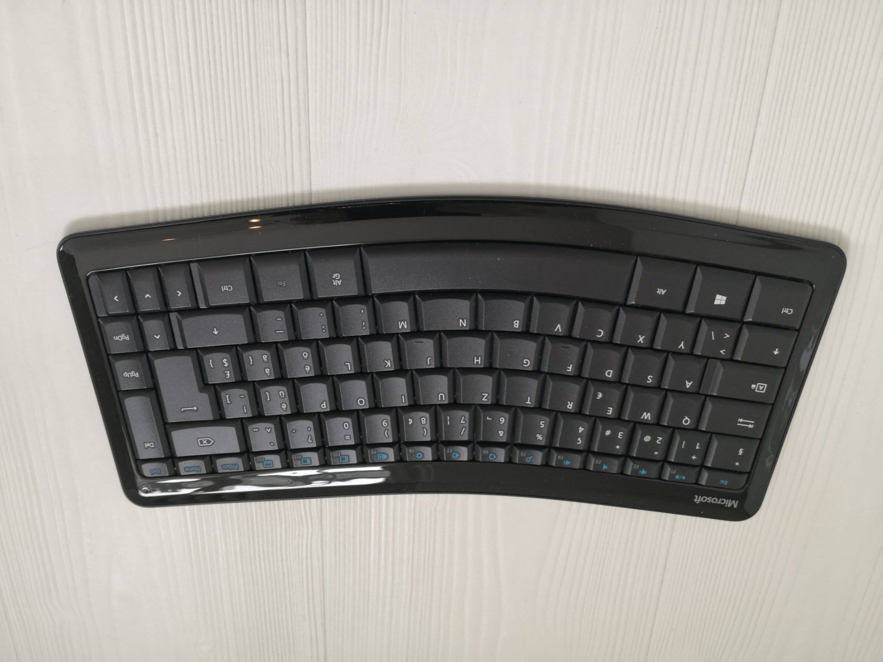 Monitore: 🤩2 STK: COMPUTER BILDSCHIRM Q26 LUMOS & MICROSOFT TADTATUR – Gebraucht aus Olten von Naja-Twins-Twins 4