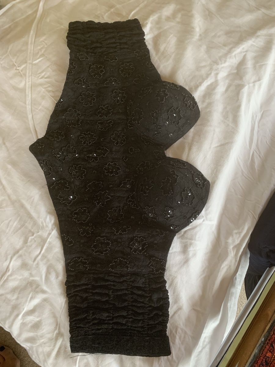 Top: Bustier schwarz mit Perlen Gr. 36 – Usato da Kaltbrunn venduto da Modern