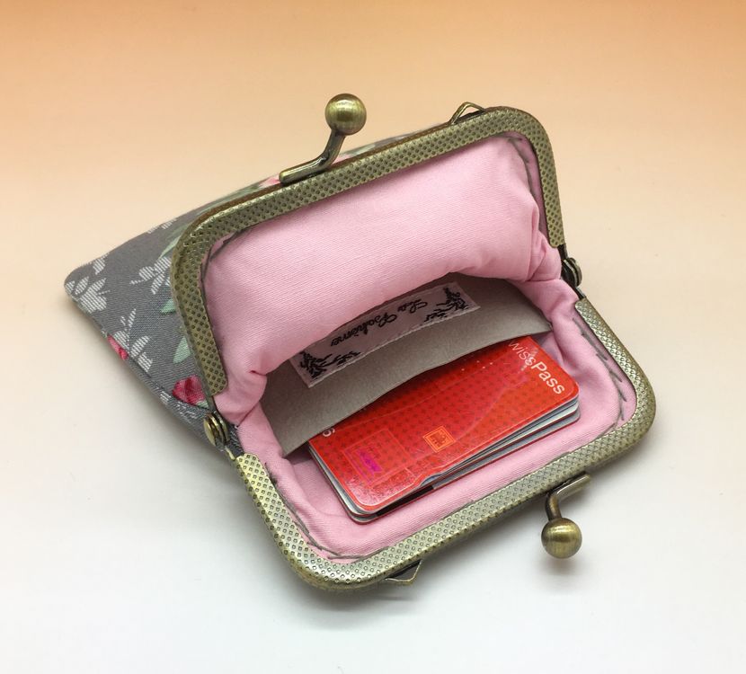 Portemonnaie mit Kreditkartenfach &amp;quot;Carré&amp;quot; Vintage Rosen | Kaufen auf ...