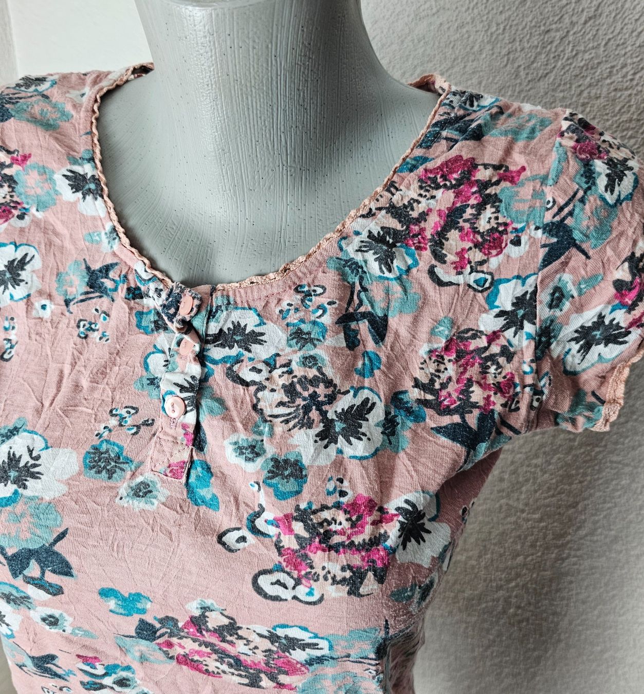 T-Shirts: romantisches T-Shirt S geblümt mit Spitze – Gebraucht aus Füllinsdorf von Sunnebliemli7 1