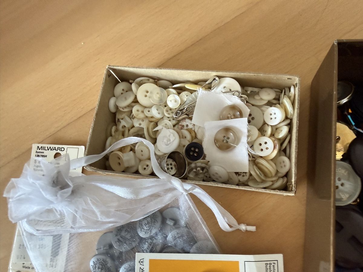 Knöpfe: Grosse Vintage-Knopfsammlung – Gebraucht aus Bellmund von estrella01 2
