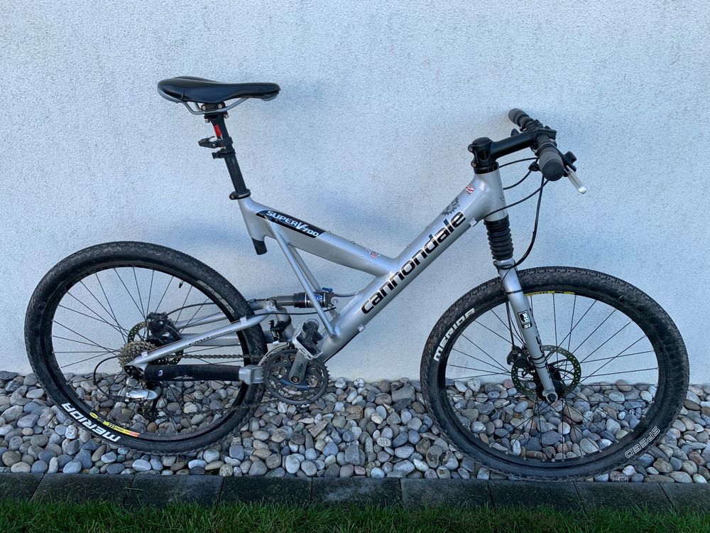 Cannondale super store v700