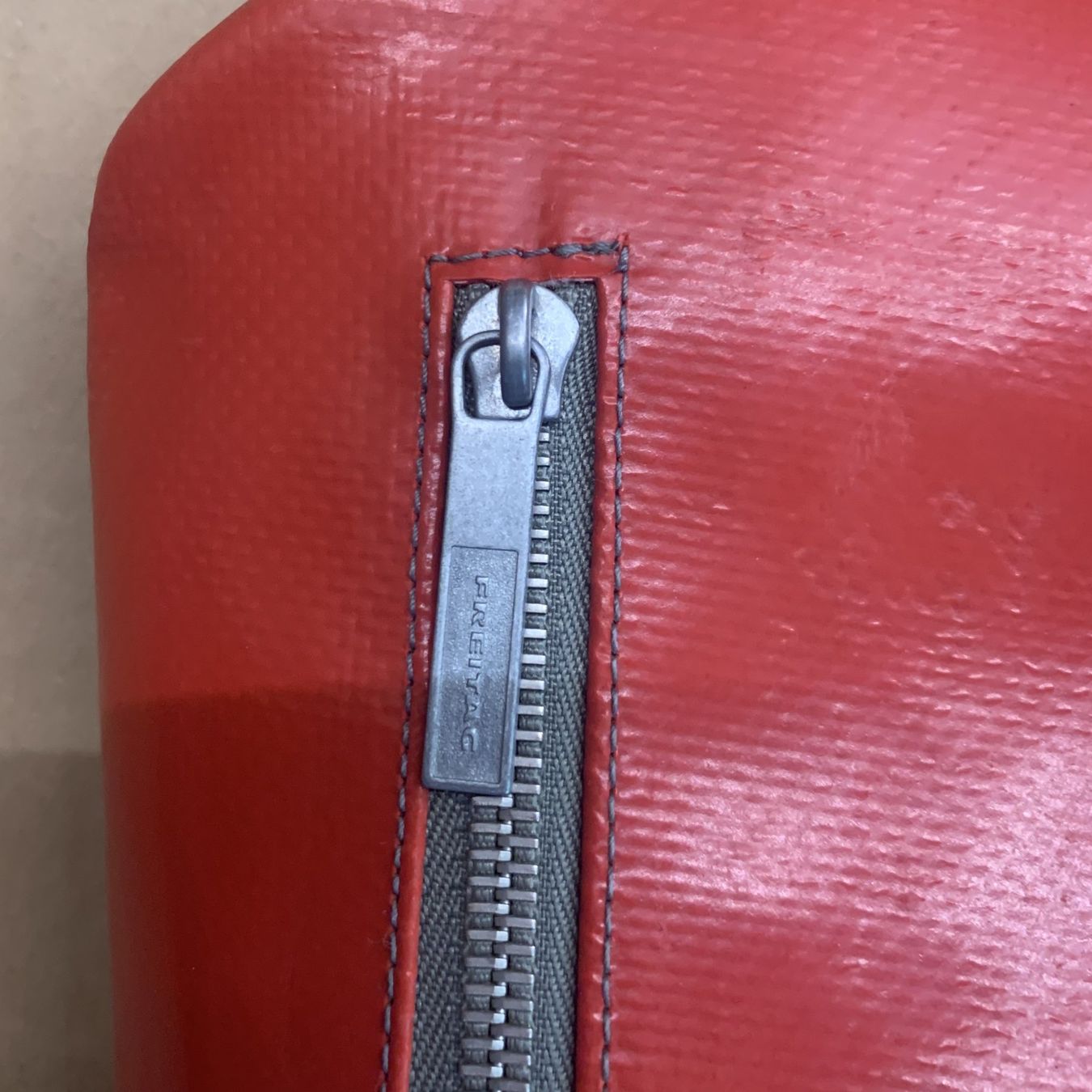 Freitag Rucksäcke: FREITAG REFERENCE R123 WOOLF BACKPACK Rucksack Tasche Rot – Gebraucht aus Chalais von Decoarts.art 6