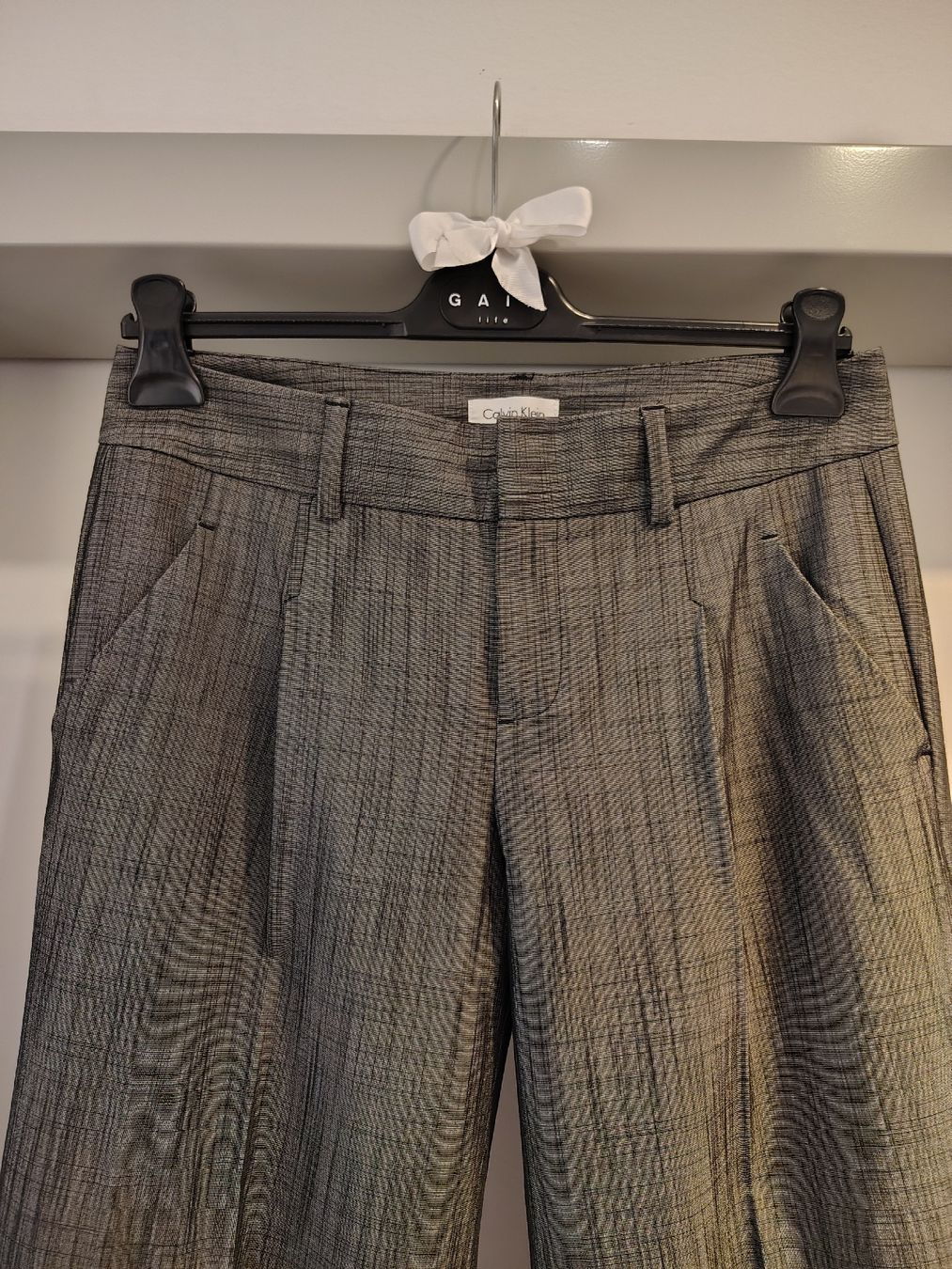Calvin Klein Pantaloni: Pantaloni Calvin Klein – Usato da tenero venduto da Mam74 1