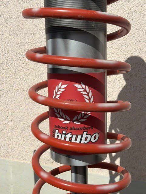 Skulpturen & Statuen: Skulptur bitubo Stossdämpfer Optik – Gebraucht aus Wetzikon ZH von StattWERK 1