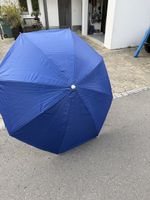 Sonnenschirm blau mit Erddorn in gutem Zustand