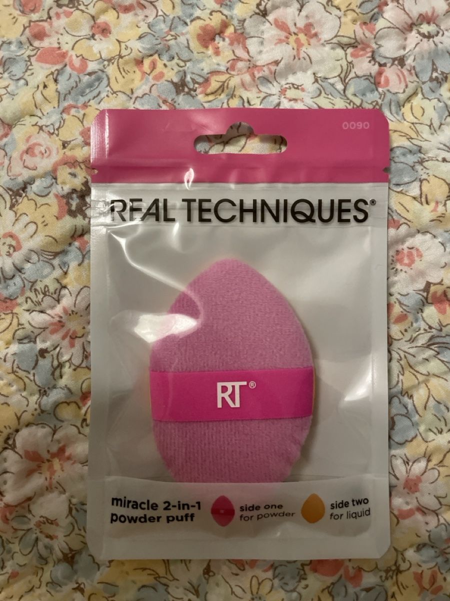 Altro per la casa: Real Techniques Miracle 2-in-1 Powder Puff Neu Blending Puff – Nuovo e nell'imballaggio originale da Nänikon venduto da Skin-Beauty