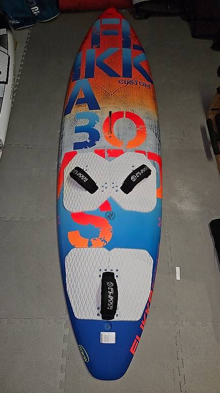 Surfboards & Schwimmbrette: V: Flikka Freewave 95 Custom Windsurfboard – Gebraucht aus Buchs AG von BDK3