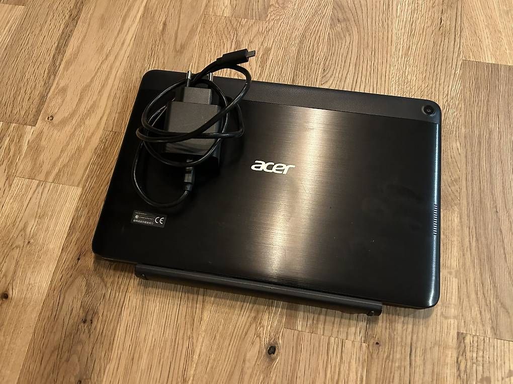 Notebook: Acer One S1003 – Usato da Innertkirchen venduto da kil_s5yc