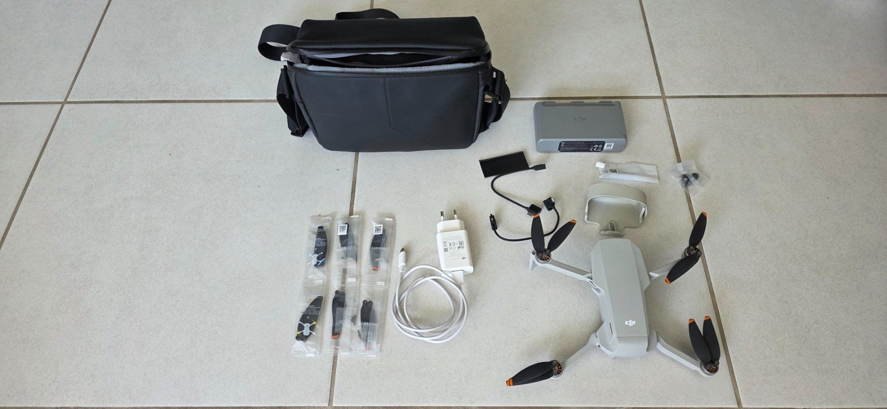 DJI Modellismo RC: DJI Mini 2 Fly More Combo | 3 Akkus – Usato da Embrach venduto da Kasperpa 2