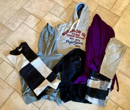 Damen Set Grösse S, 7 Stück, Pulllover Hoodies Sweaters etc