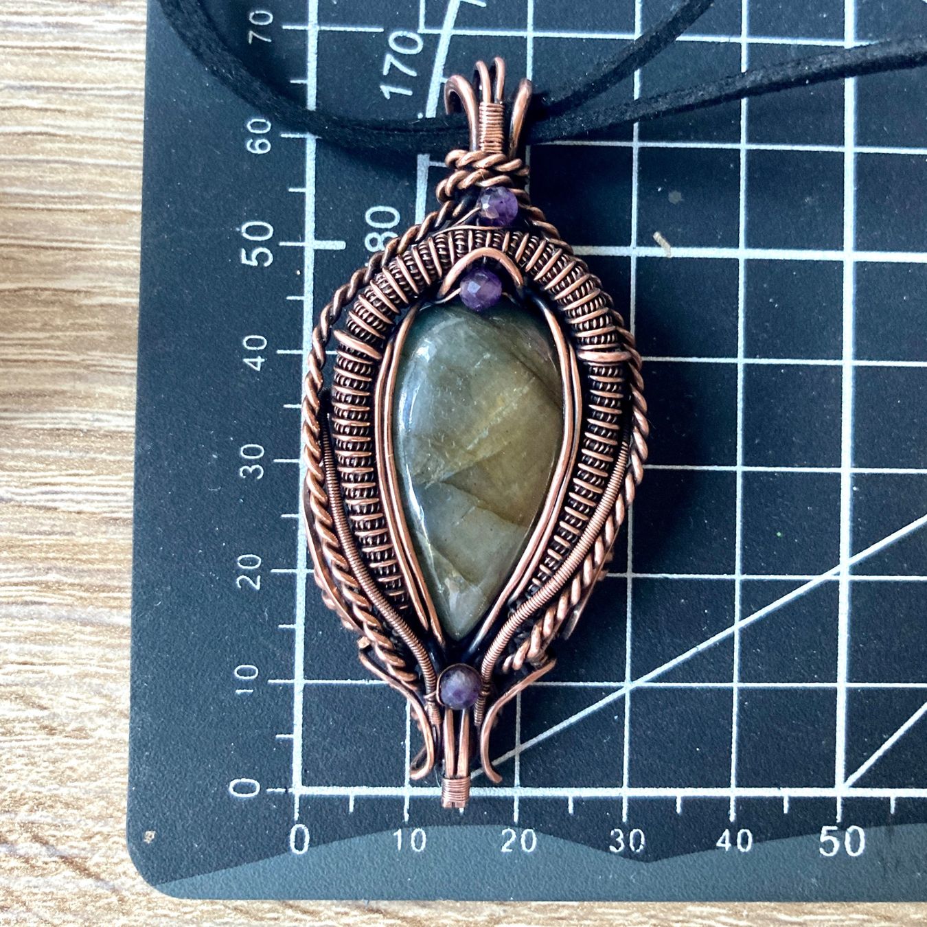 Catenine: Handgefertigter Anhänger mit Labradorit Cabochon – Nuovo (secondo la descrizione) da Solothurn venduto da Kiki_Di 4