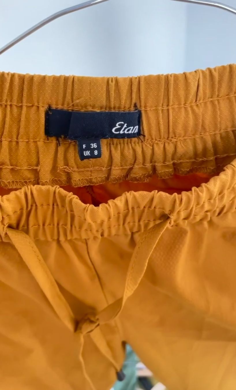 Etam Pantaloni: Trousers – Usato da St-Gingolph venduto da Ynatka