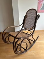 Original Thonet Schaukelstuhl Wiener Geflecht, 1900-1930