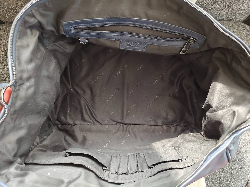 Hugo Boss Borse: Hugo Boss Leder Weekender / Reisetasche – Usato da Oberkulm venduto da FairTreasures 2