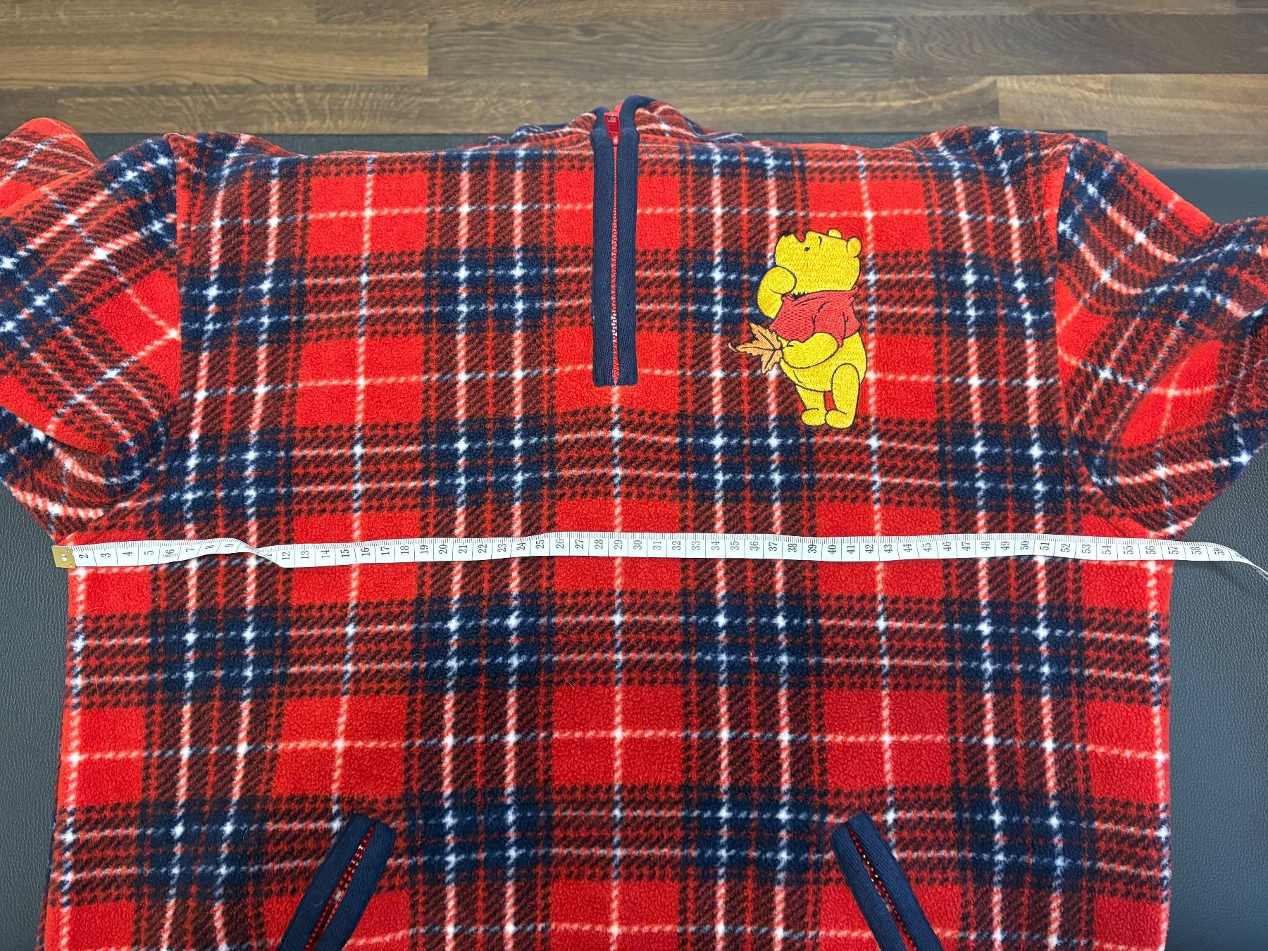 Pullover & Sweatshirts: un pullover Disney Winnie the Pooh taille S – Gebraucht aus Monts-de-Corsier von mon_rp2m 4