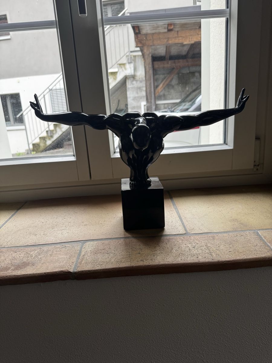 Sculture & Statue: Black Athlete Sculpture KARE design – Usato da Seuzach venduto da Wolf936