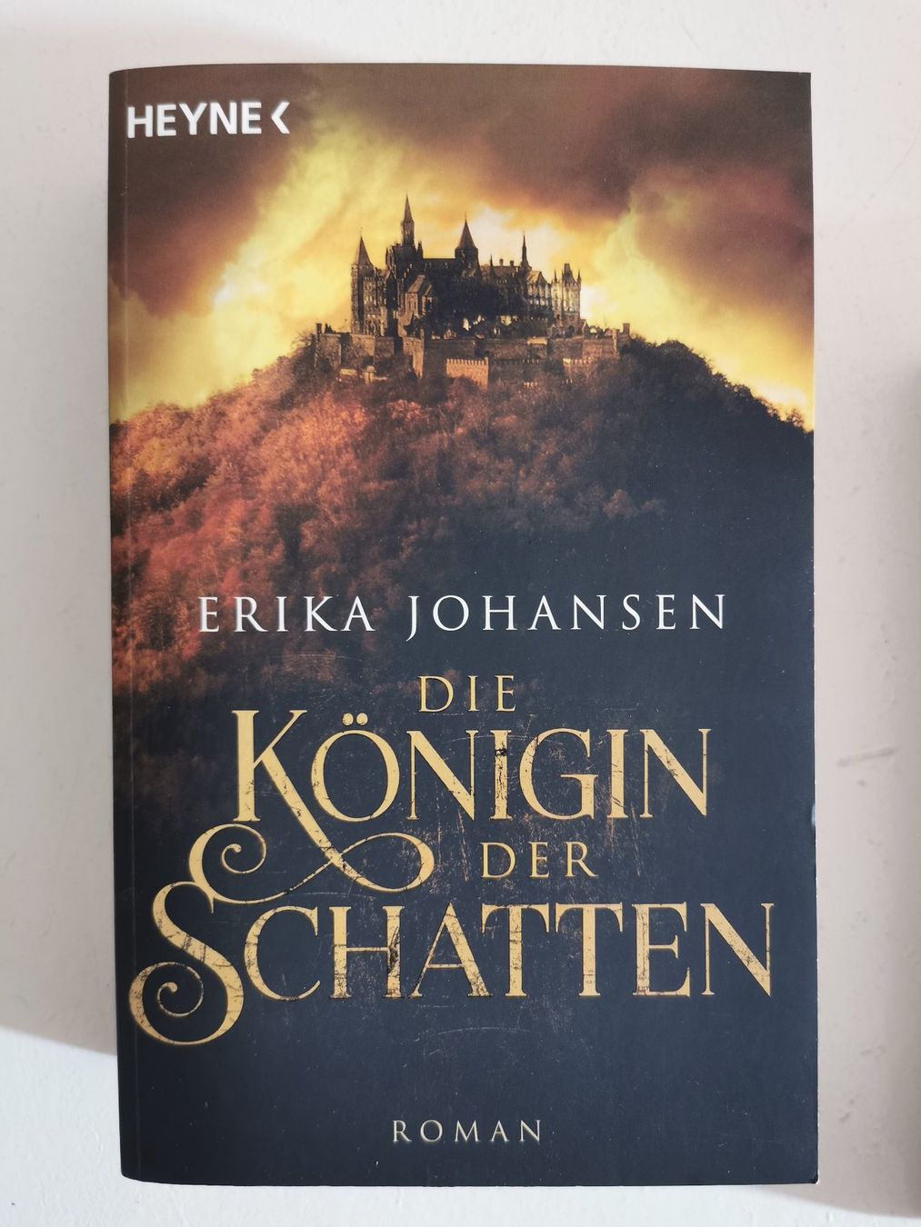 Bücher: Die Königin der Schatten - komplette Trilogie – Gebraucht aus bern von jeannie2006