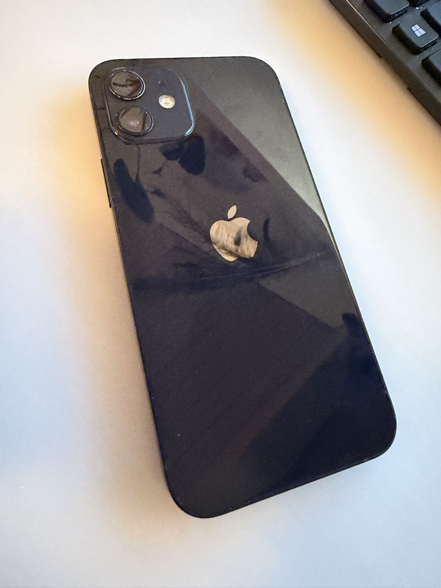 Apple Telefoni cellulari / Smartphones: Iphone 12 schwarz - 256GB – Usato da Stans venduto da ste_5bkn 1