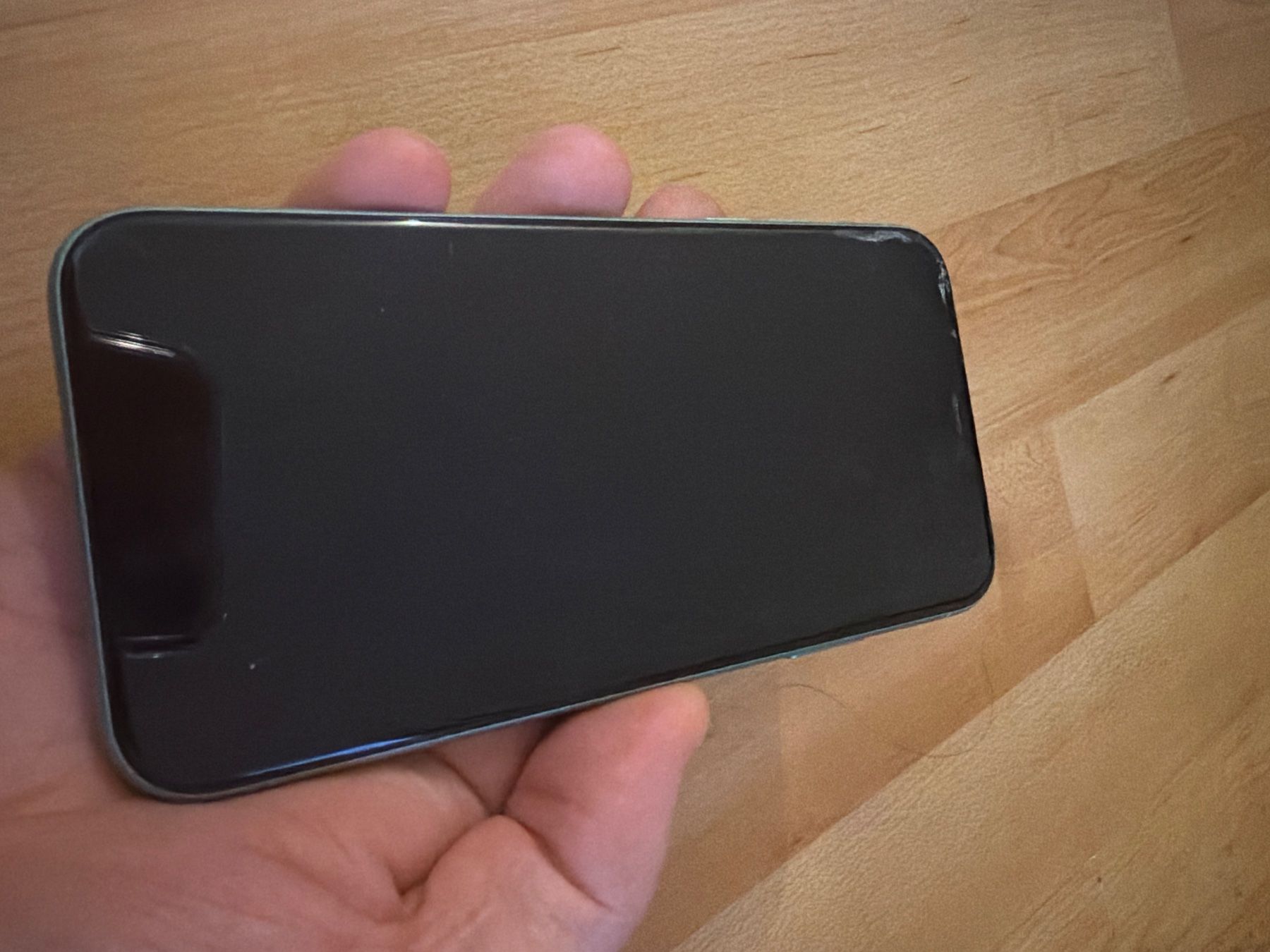 Apple Handys / Smartphones: Iphone 11 64 go turquoise – Defekt aus Lausanne von sah_5wsx 5