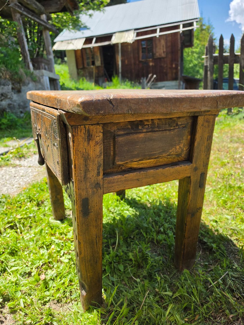 Tavoli: Petite table antique en noyer massif – Usato da Haute-Nendaz venduto da Bart84 3