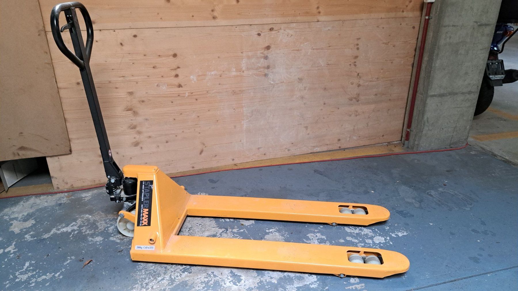 Carrelli elevatori e a forche: Palettenrolli – Usato da Bettlach venduto da Cannonau58