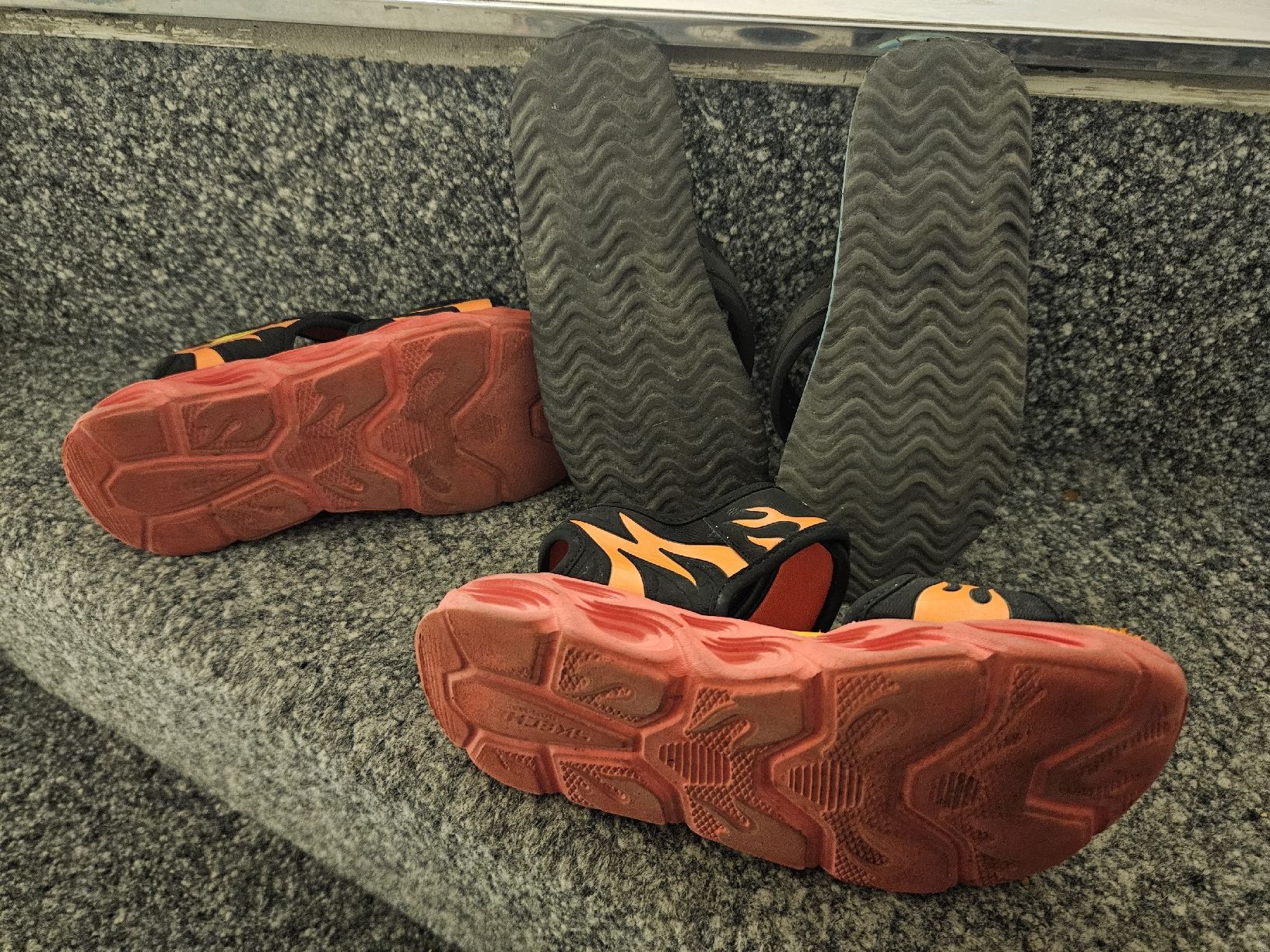 Skechers Schuhe für Jungen: skechers Sandalen Gr.33.5 – Gebraucht aus Niederwil AG von marciag 2