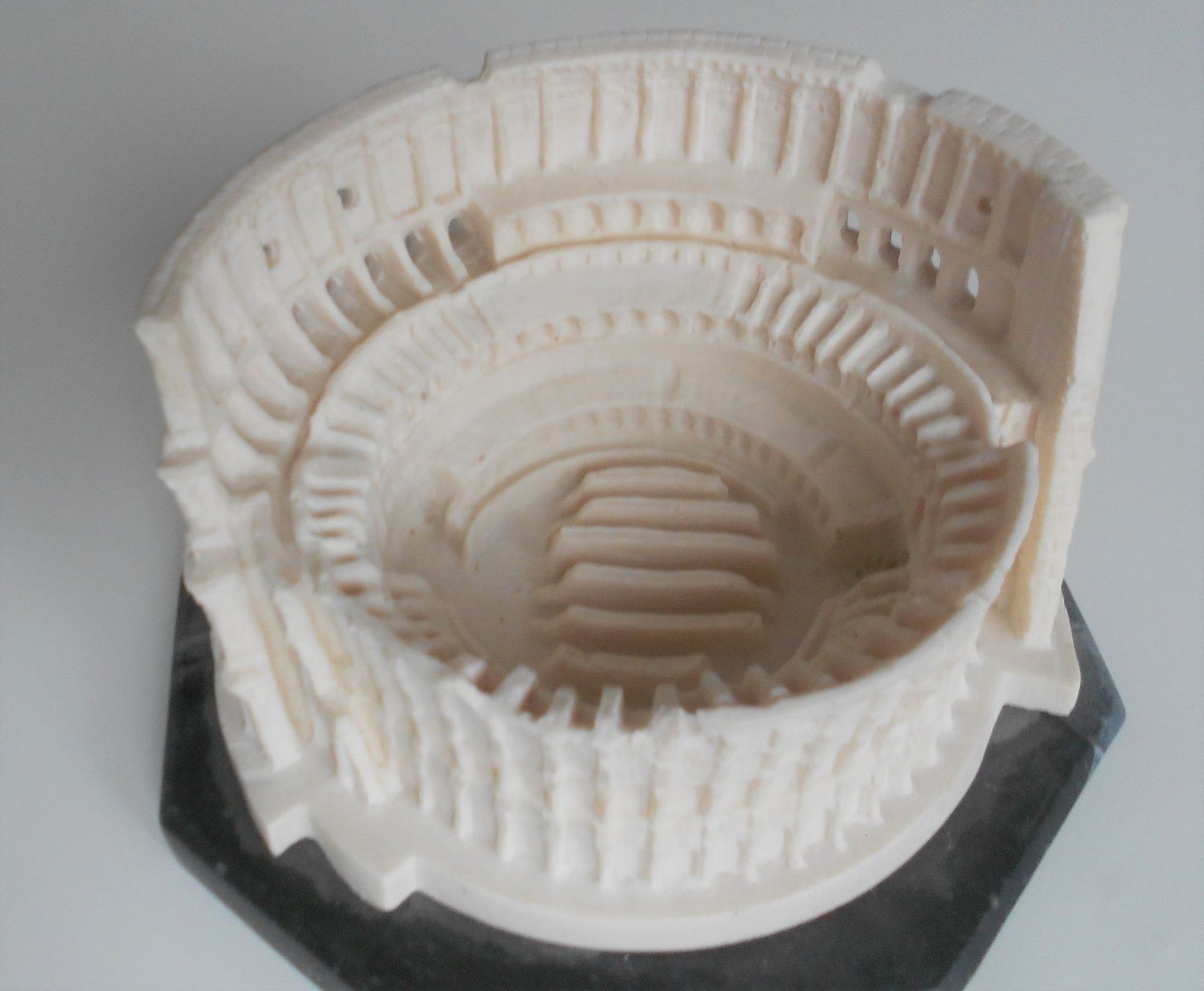 Kit di modellismo & Modellini statici: Colosseum Rom Modell – Usato da Dübendorf venduto da ArtExpression