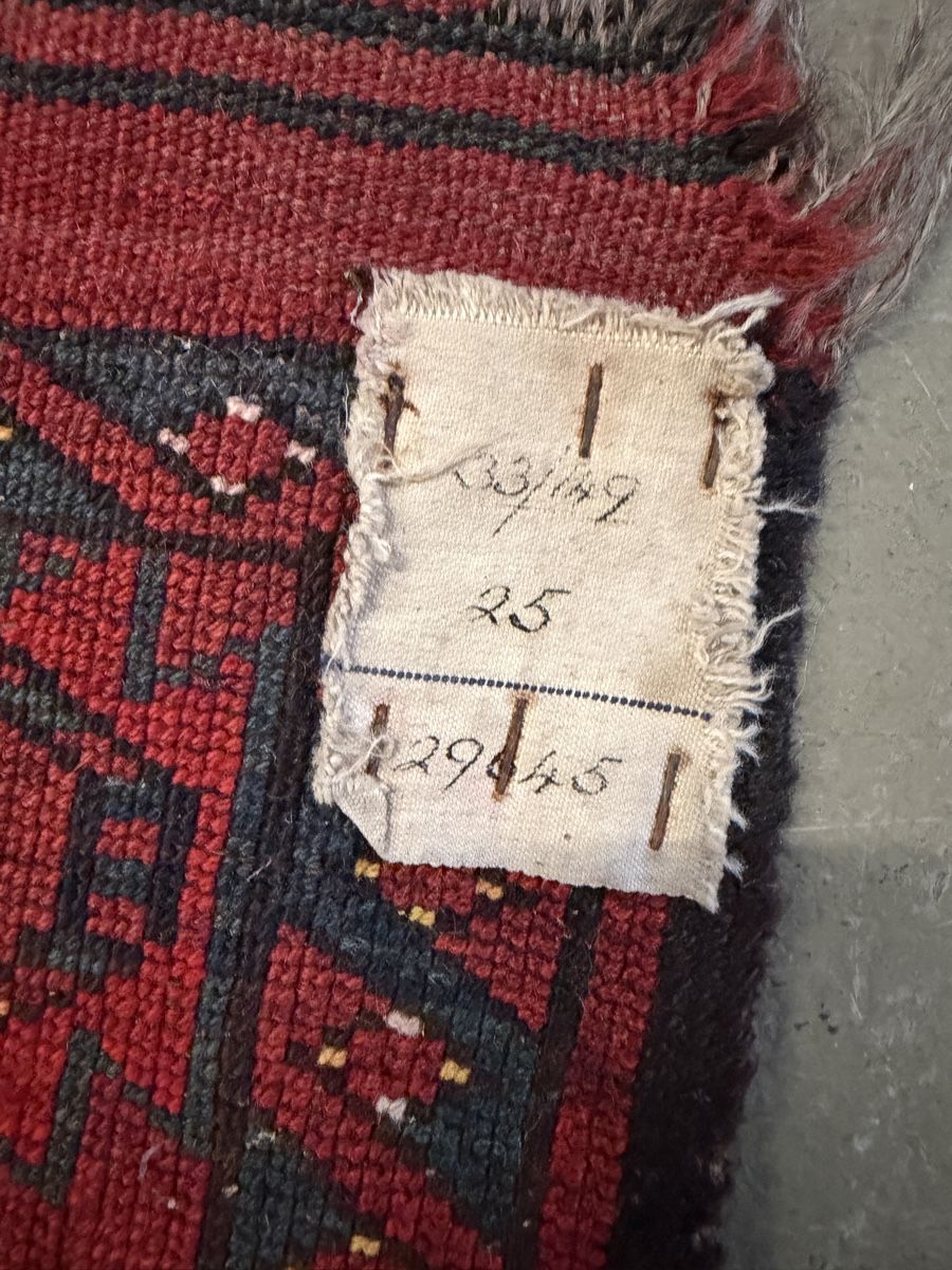 Tappeti: Alt Orientteppich rot mit geometrischem Muster  – Usato da Strengelbach venduto da RaenAntikDesign 7