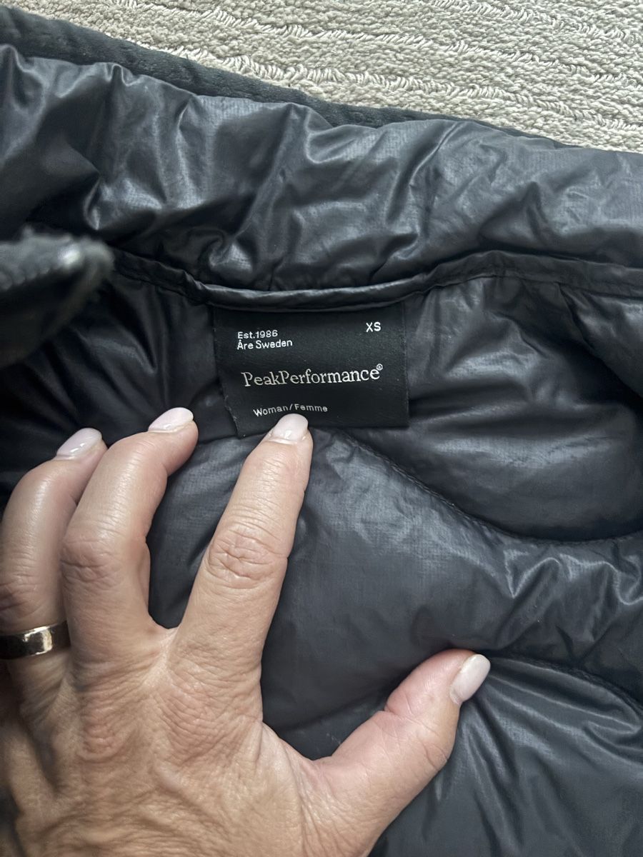 Peak Performance Jacken: Peak Performance Daunenjacke leicht – Gebraucht aus Davos Platz von Luckyleo 2