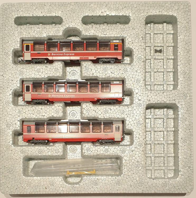 Spur N RhB, neu Logo “Bernina Express”, Standard Kupplung | Kaufen auf ...