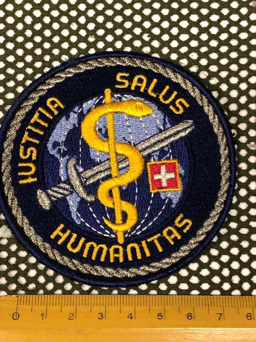 Schweizer Armee Placchette & Badge: Schweizer Armee Uhr und Badge / Patch Abzeichen Armbanduhr – Usato da Madiswil venduto da TEMISO 2