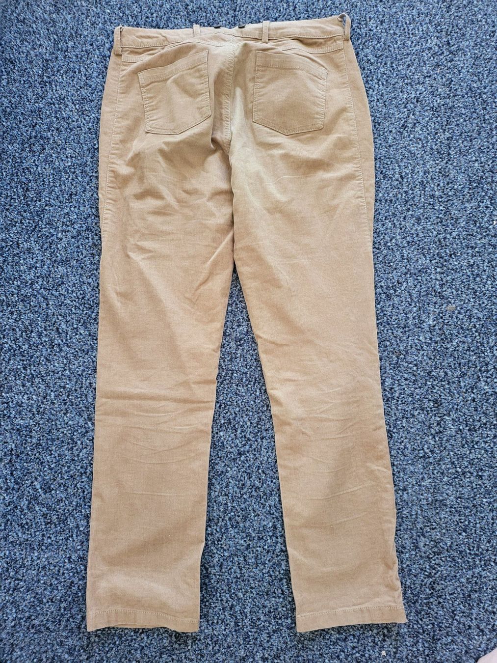 Hosen: Beige elastische Damenhose Manschester-Stoff – Gebraucht aus Horgen von 2CH70 1