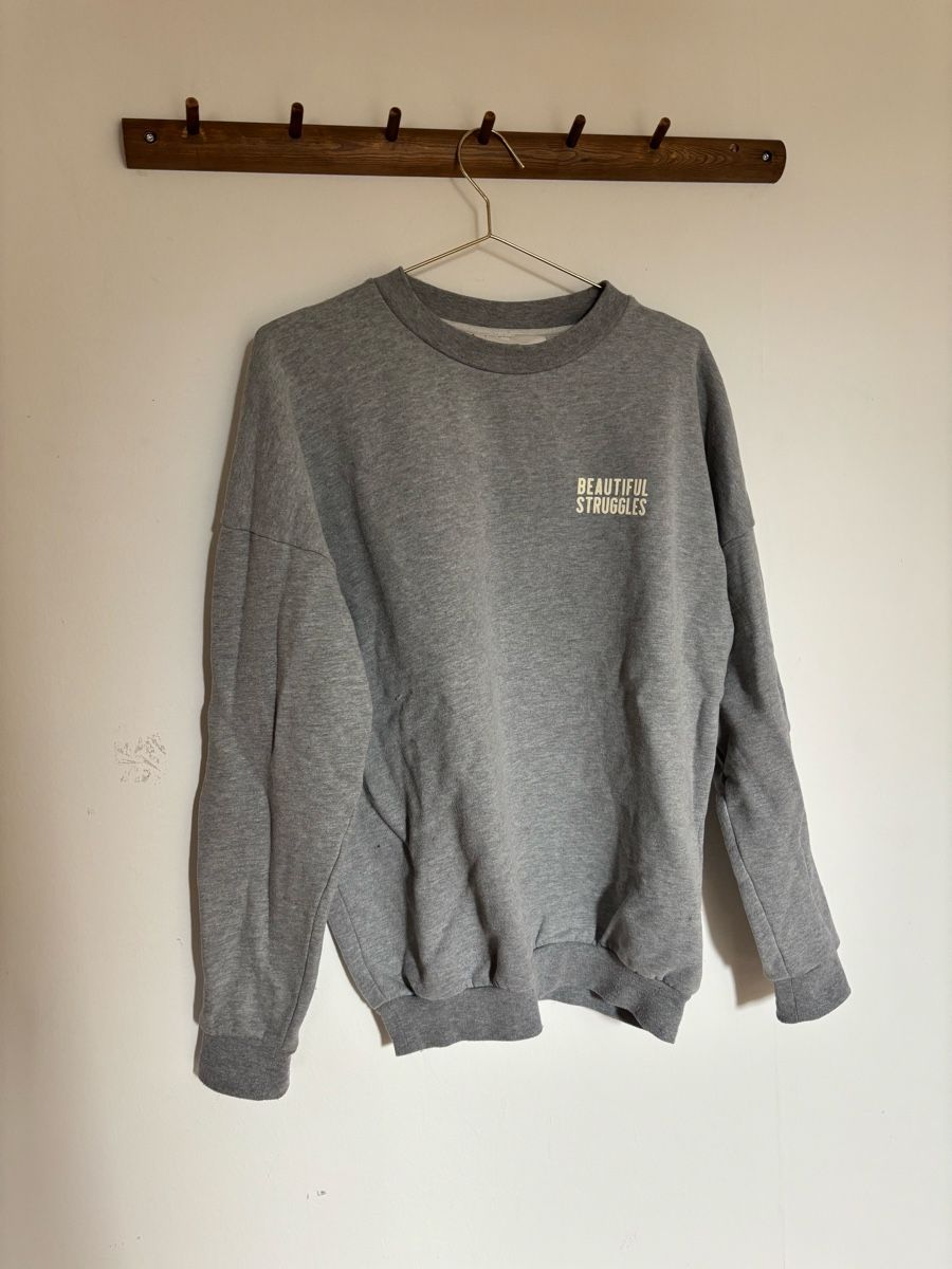 Maglioni & Felpe: Grauer Sweater "Beautiful Struggles" – Usato da Wabern venduto da KurtMe33
