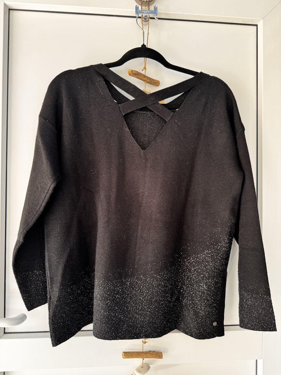 Pulls & Sweat-shirts: Pull noir Captain Tortue dos croisé – D'occasion à Lausanne par Flomag 1