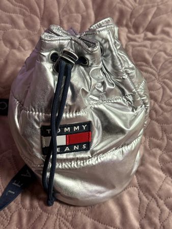 Tommy Jeans Tasche Beutel silber 