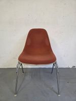 5.) Eames / Vitra Chair / Polster ist in einem guten Zustand