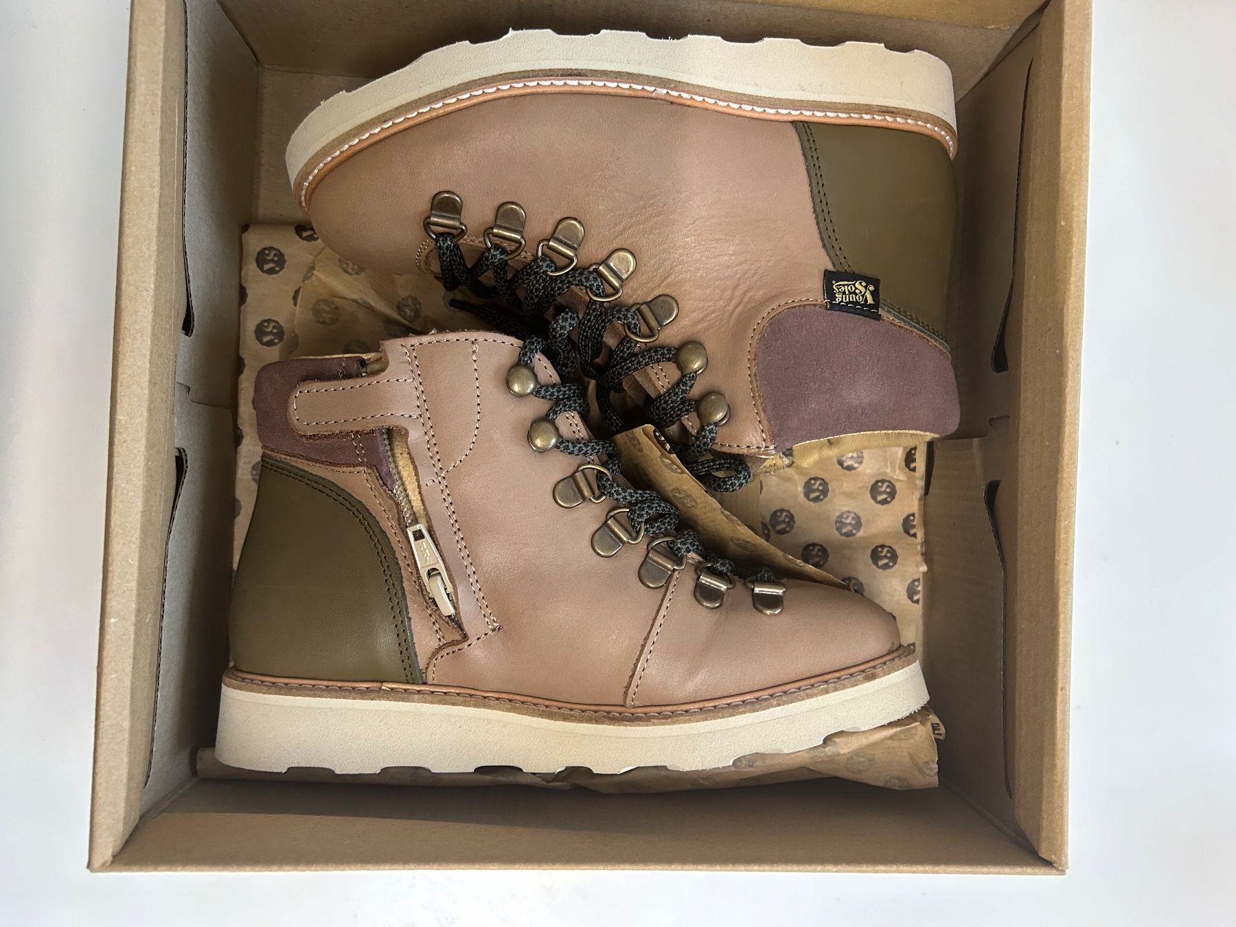Herrenschuhe: Young soles London Schuhe eu 31 oder 34 – Neu und originalverpackt aus Zürich von Sashkica
