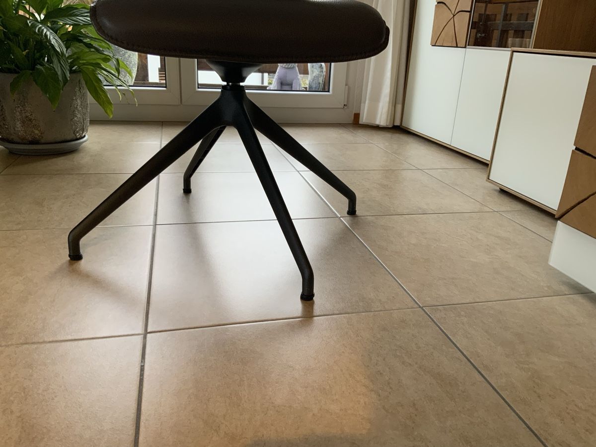 Sedie: 4 chaises en cuir pivotantes URGENT – Nuovo (secondo la descrizione) da Mollens VS venduto da cha_wh9r 1